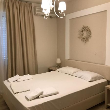 Leonidas Apartments And Suites 몰라 칼리바 외부 사진