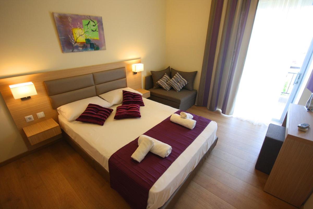 Leonidas Apartments And Suites 몰라 칼리바 외부 사진