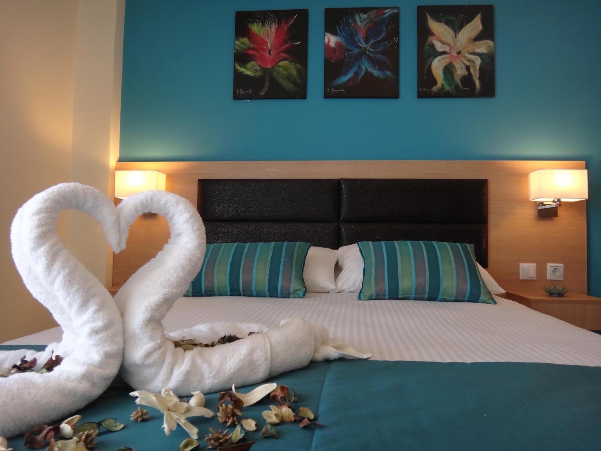 Leonidas Apartments And Suites 몰라 칼리바 외부 사진