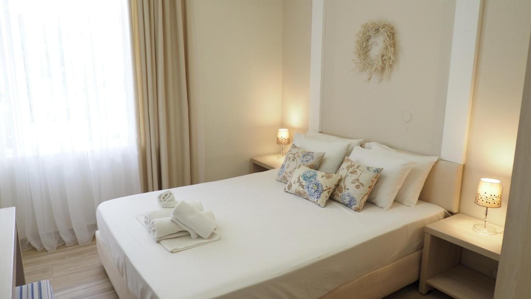 Leonidas Apartments And Suites 몰라 칼리바 외부 사진
