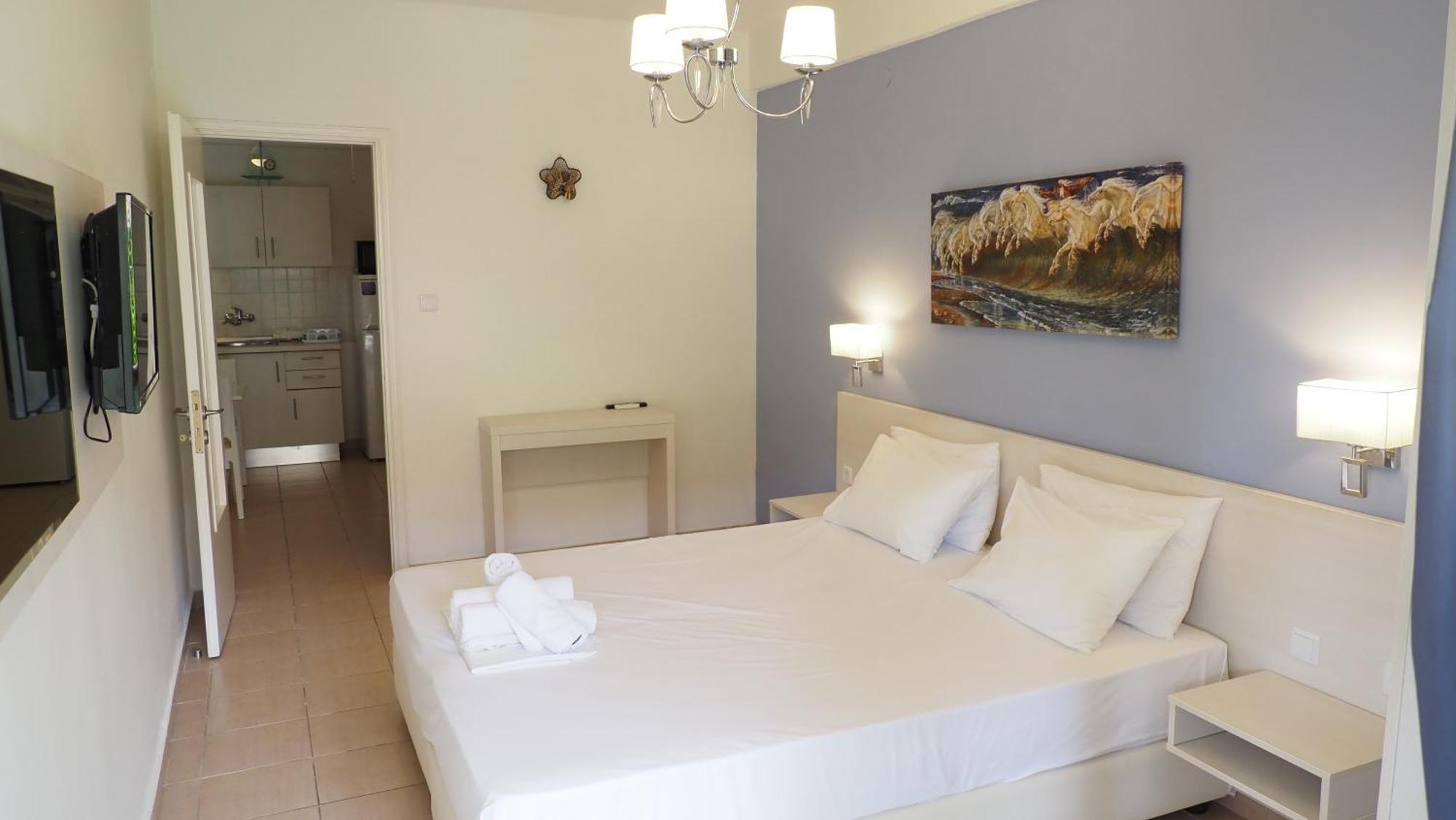 Leonidas Apartments And Suites 몰라 칼리바 외부 사진