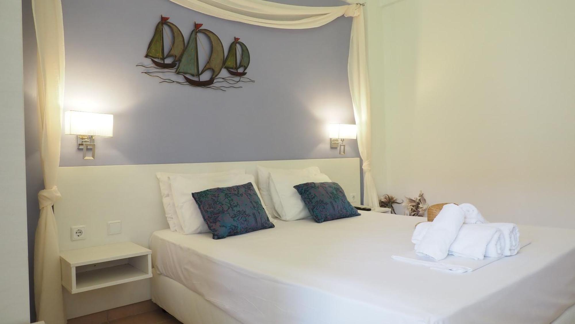 Leonidas Apartments And Suites 몰라 칼리바 외부 사진