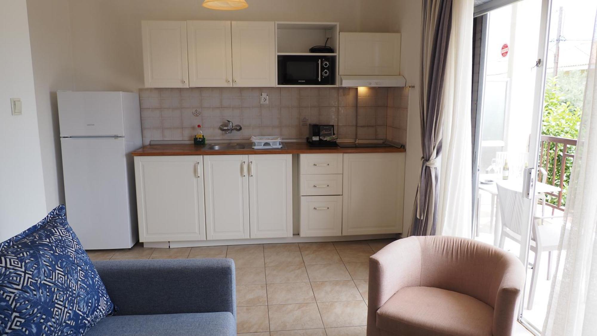 Leonidas Apartments And Suites 몰라 칼리바 외부 사진