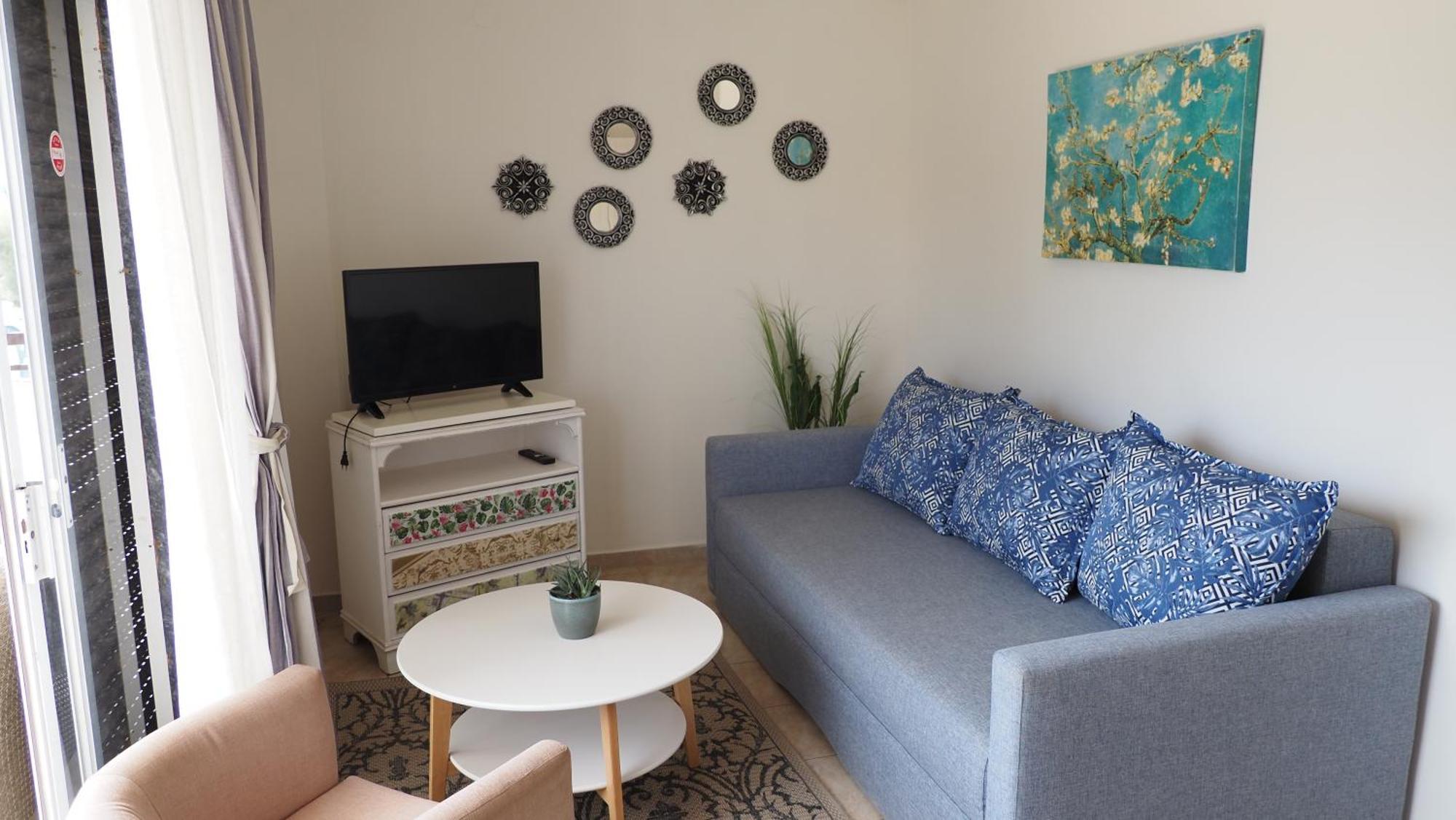 Leonidas Apartments And Suites 몰라 칼리바 외부 사진