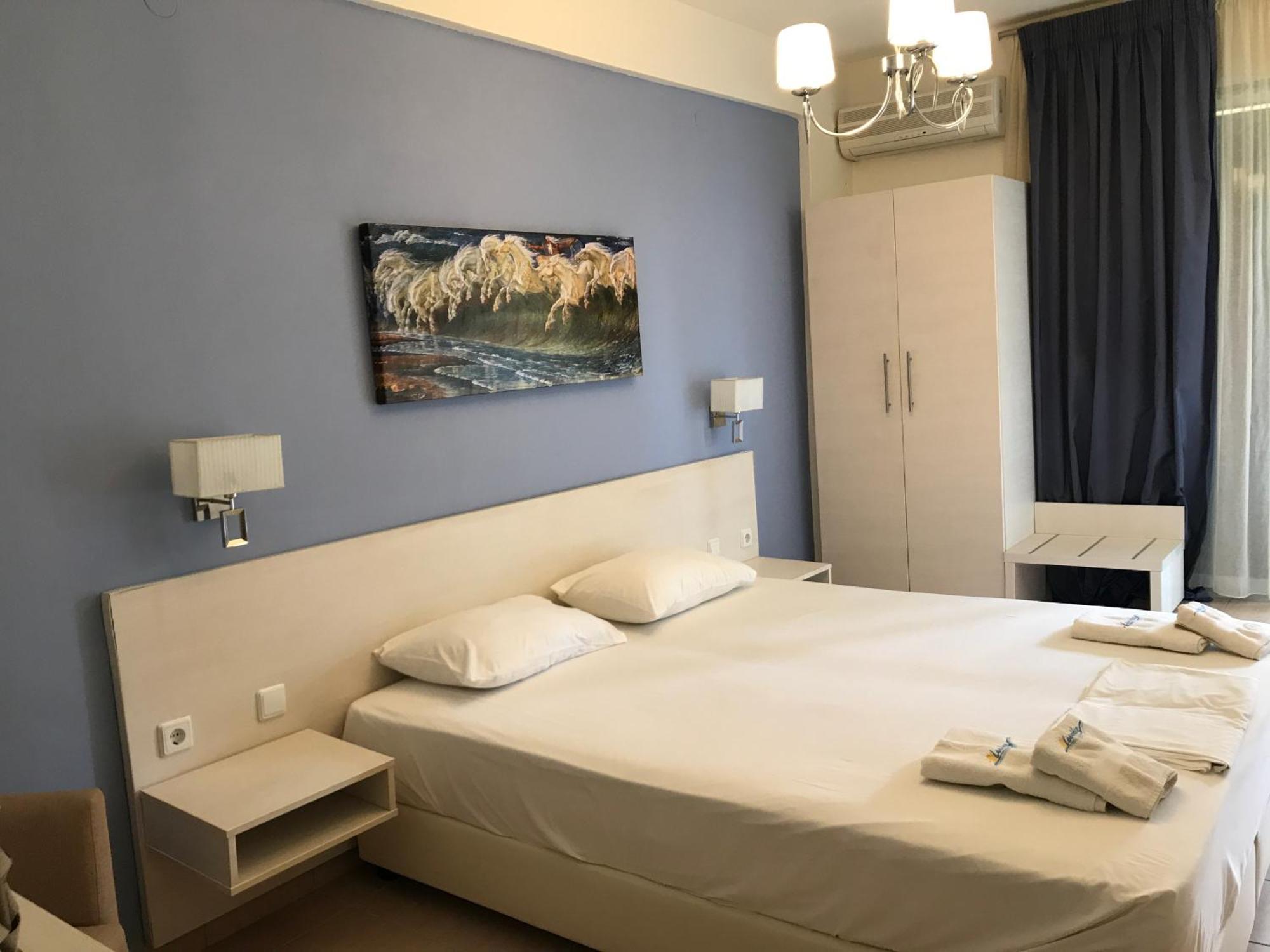 Leonidas Apartments And Suites 몰라 칼리바 외부 사진