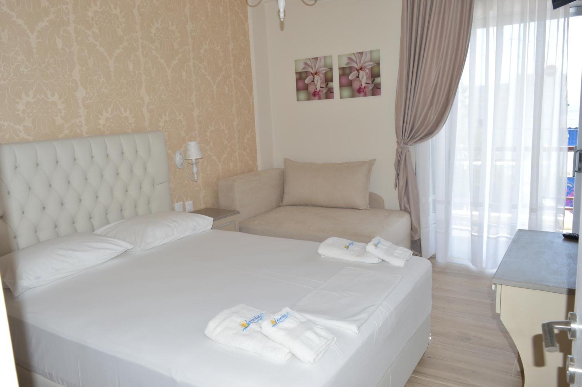 Leonidas Apartments And Suites 몰라 칼리바 외부 사진
