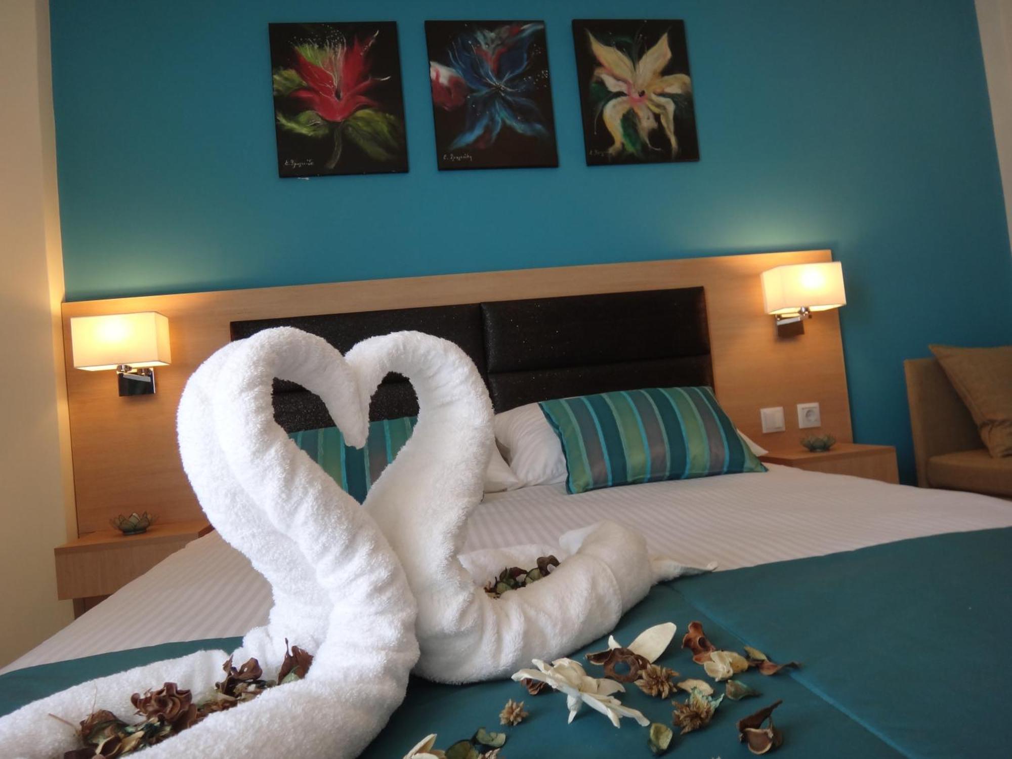 Leonidas Apartments And Suites 몰라 칼리바 외부 사진